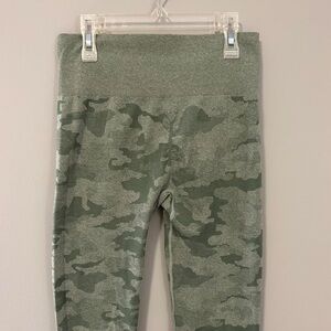 Green camouflage workout leggings with back scrunch